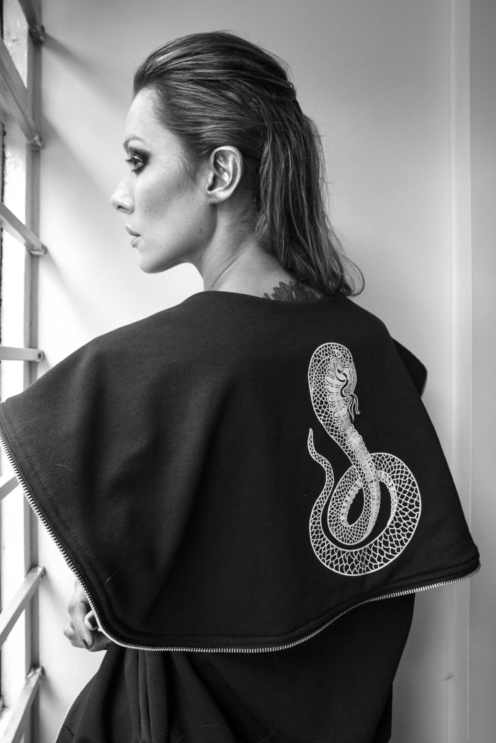 wild-hoodie-cobra