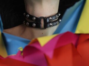 Double rocker choker