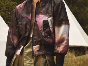 MOUNTAIN WINDBREAKER