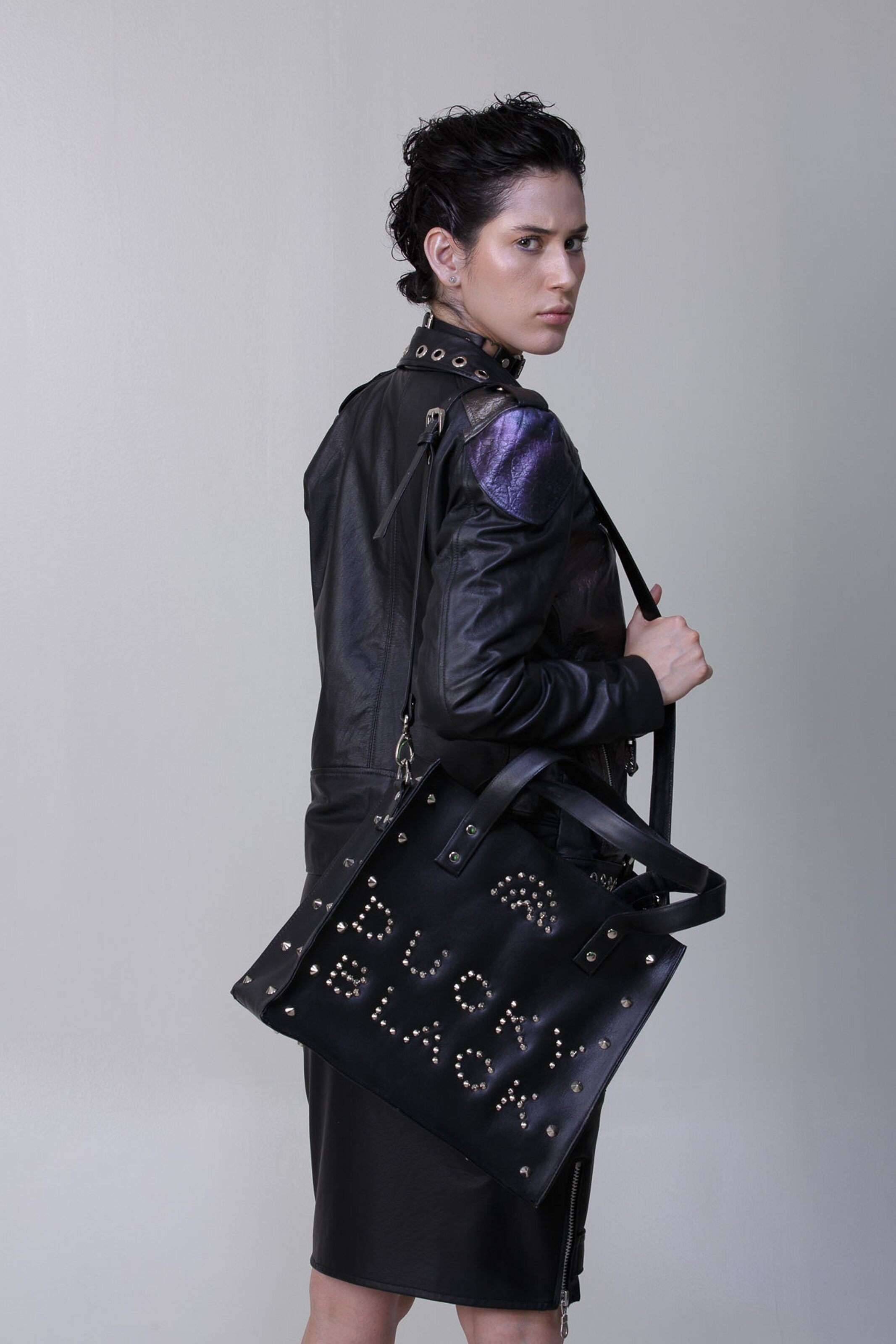 ducky-black-rocker-leather-hand-bags