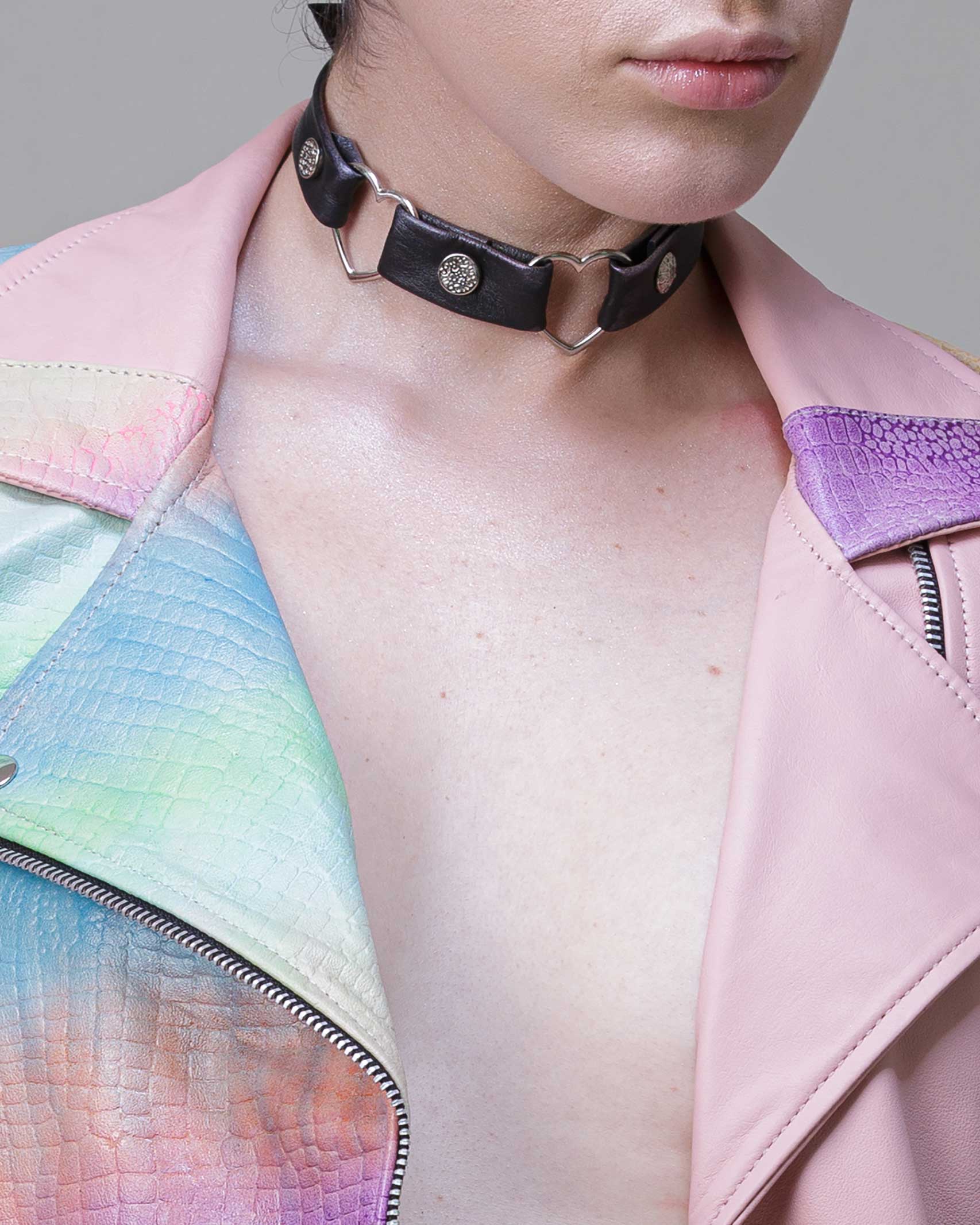 leather-heart-choker