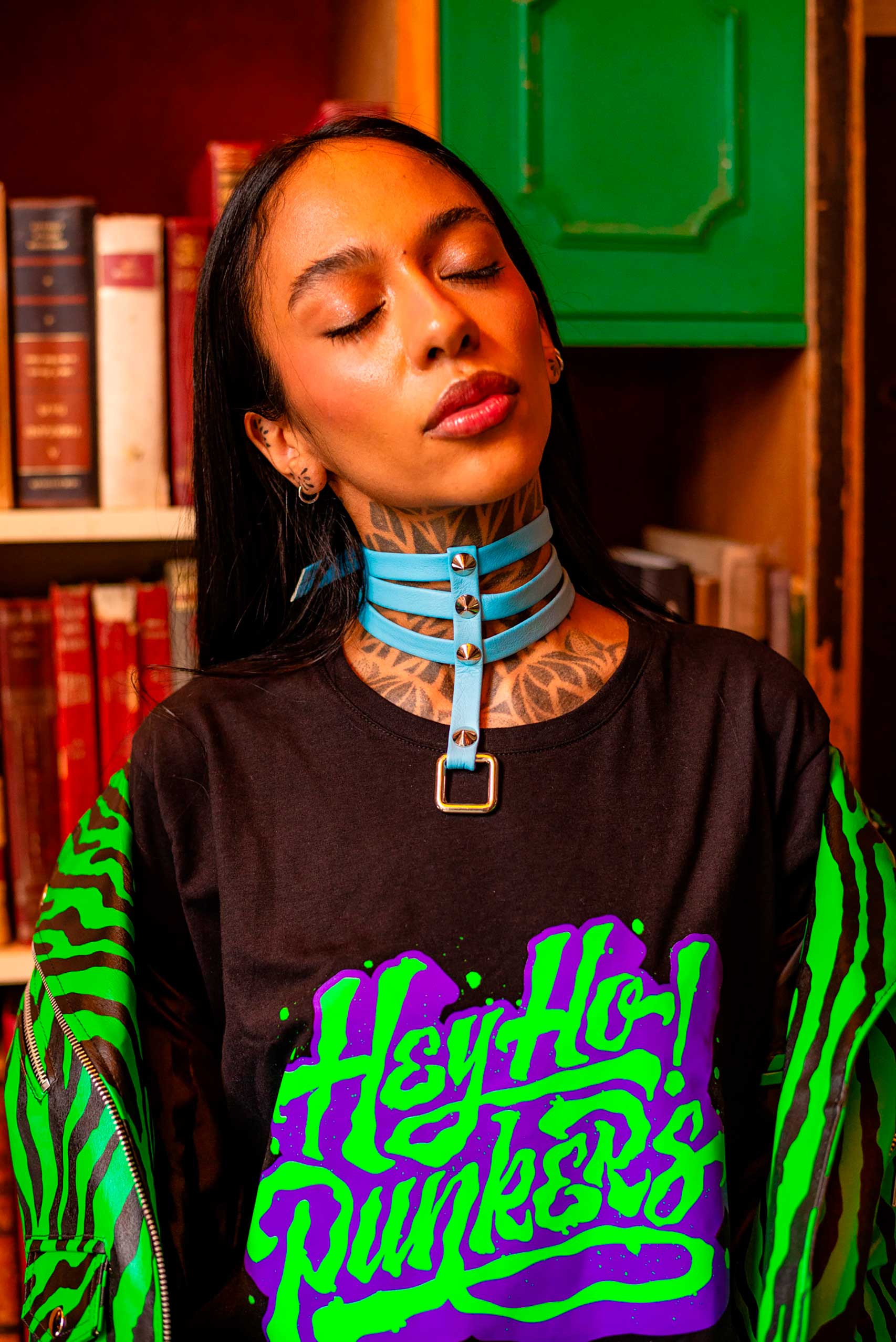 purple-leather-choker-with-central-chains-copy