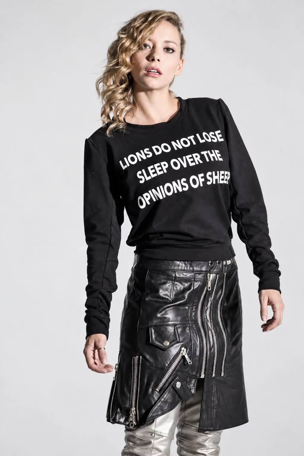 falda biker rebel | falda deconstruida biker | ducky black 🖤⚡⛓️ - Imagen 6