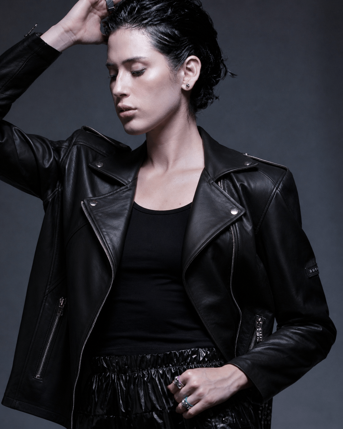 black-voltage-chaqueta-biker-unisex-en-cuero-cuero-vegano-made-to-order-handmade-ducky-black-outerwear