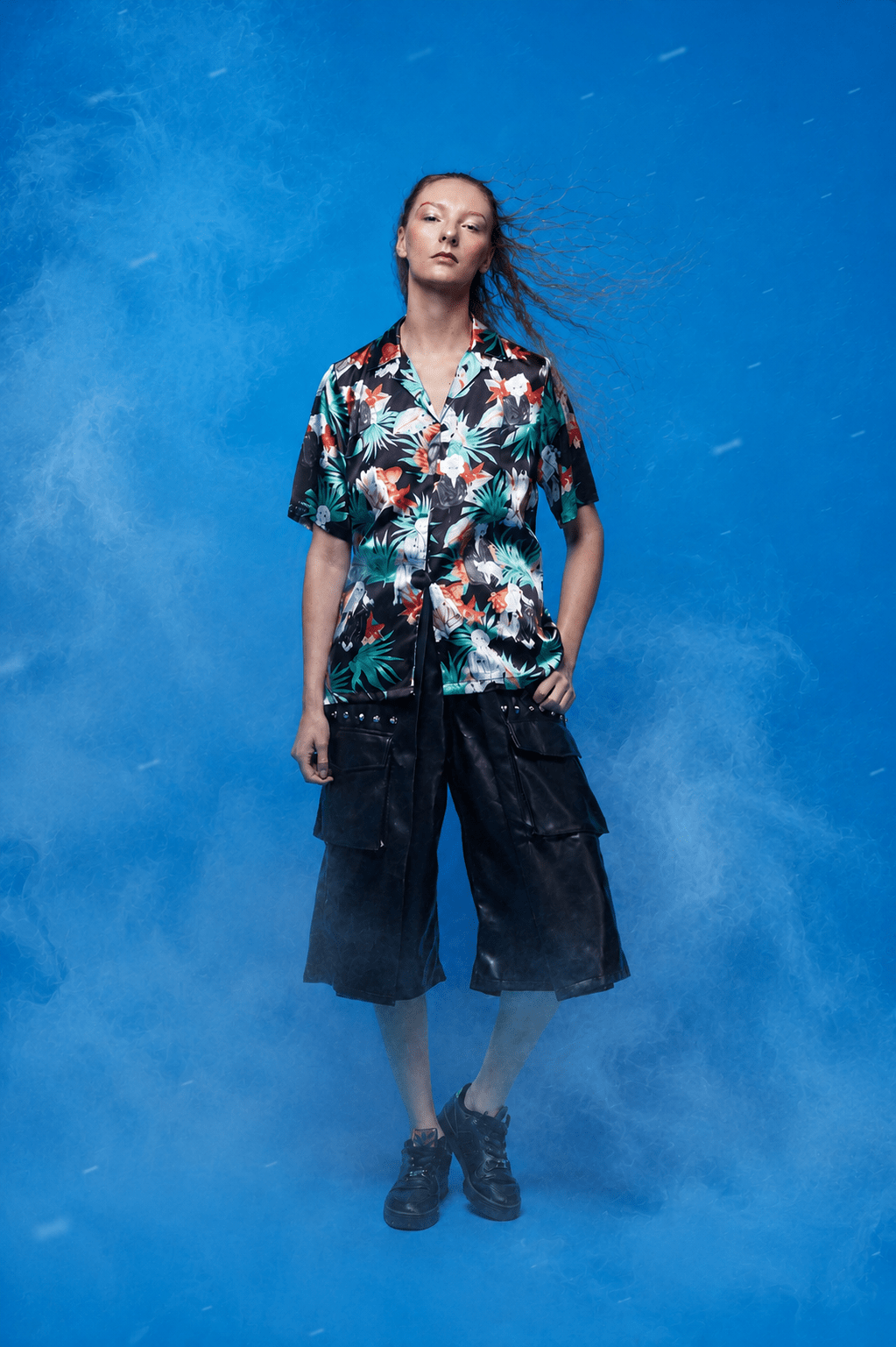 dark-cargo-i-pantalon-culotte-cargo-oversized-i-unisex-en-cuero-vegano-negro