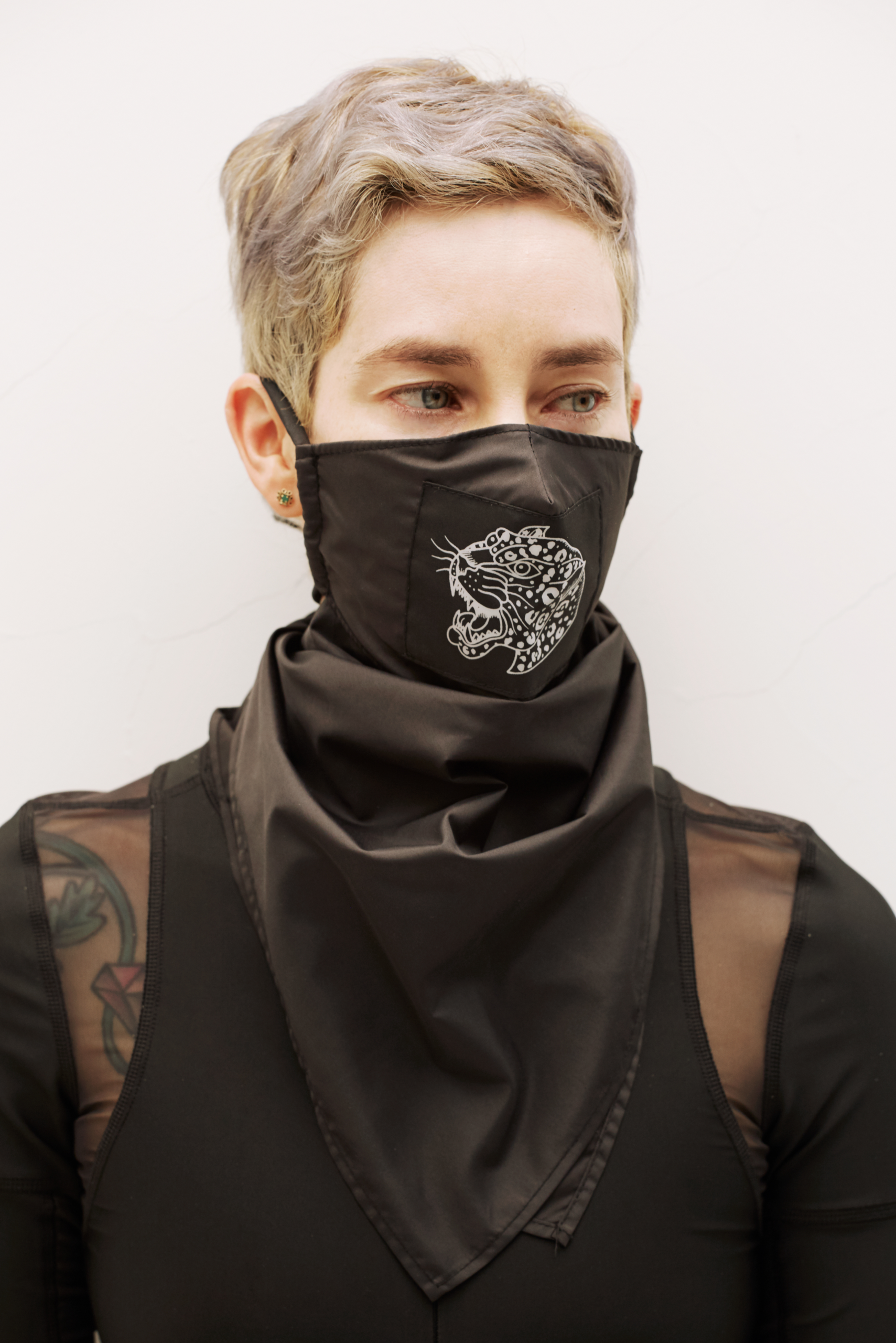 leopard-print-face-mask-tapabocas-fashion-negro-ajustable
