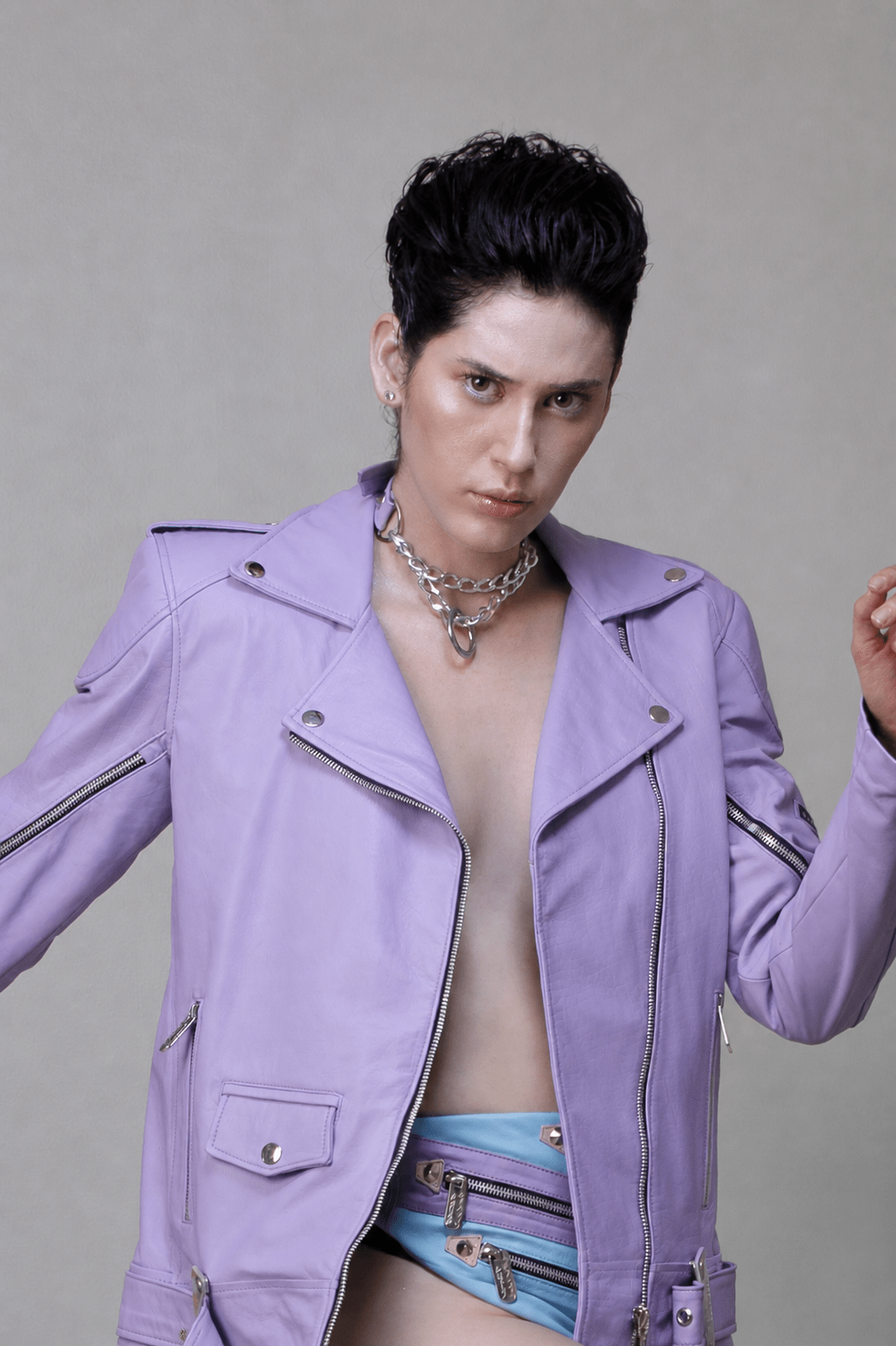 electric-lilac-chaqueta-biker-unisex-en-cuero-cuero-vegano-made-to-order-handmade-ducky-black-outerwear-2