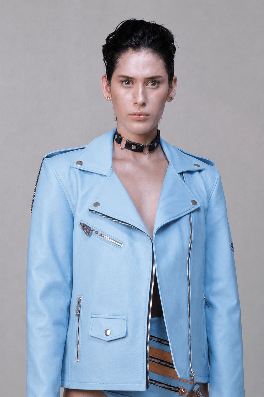 electric-lilac-chaqueta-biker-unisex-en-cuero-cuero-vegano-made-to-order-handmade-ducky-black-outerwear