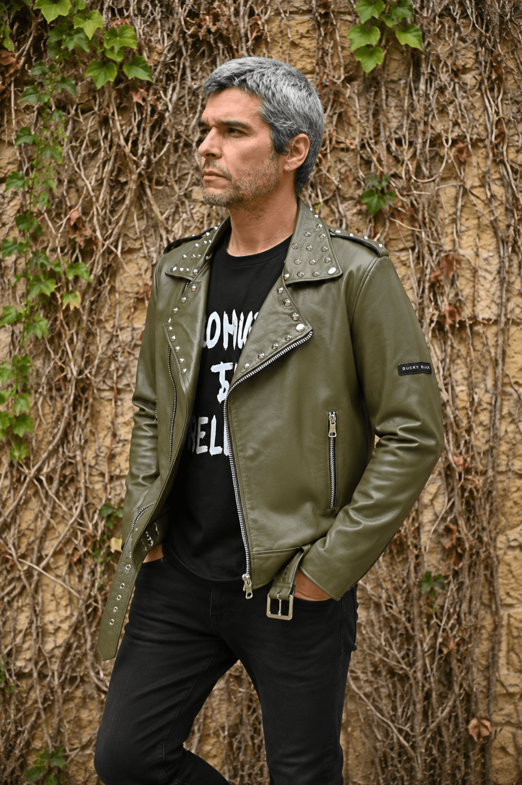 biker-hueso-rebel-chaqueta-biker-personalizada-con-taches-ducky-black