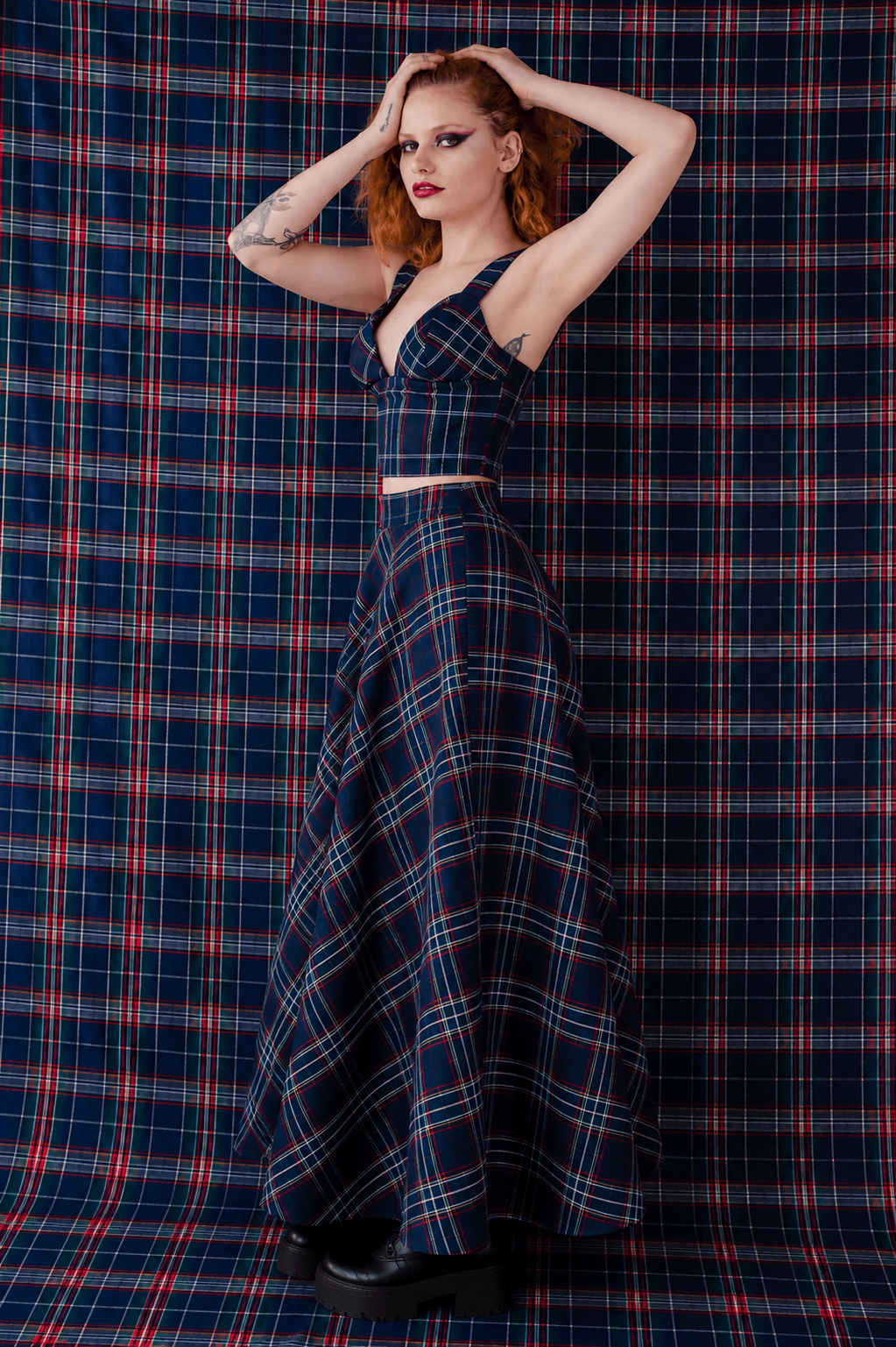sky-queen-skirt-falda-cintura-alta-para-mujer-con-estilo-rock-chic-ducky-black