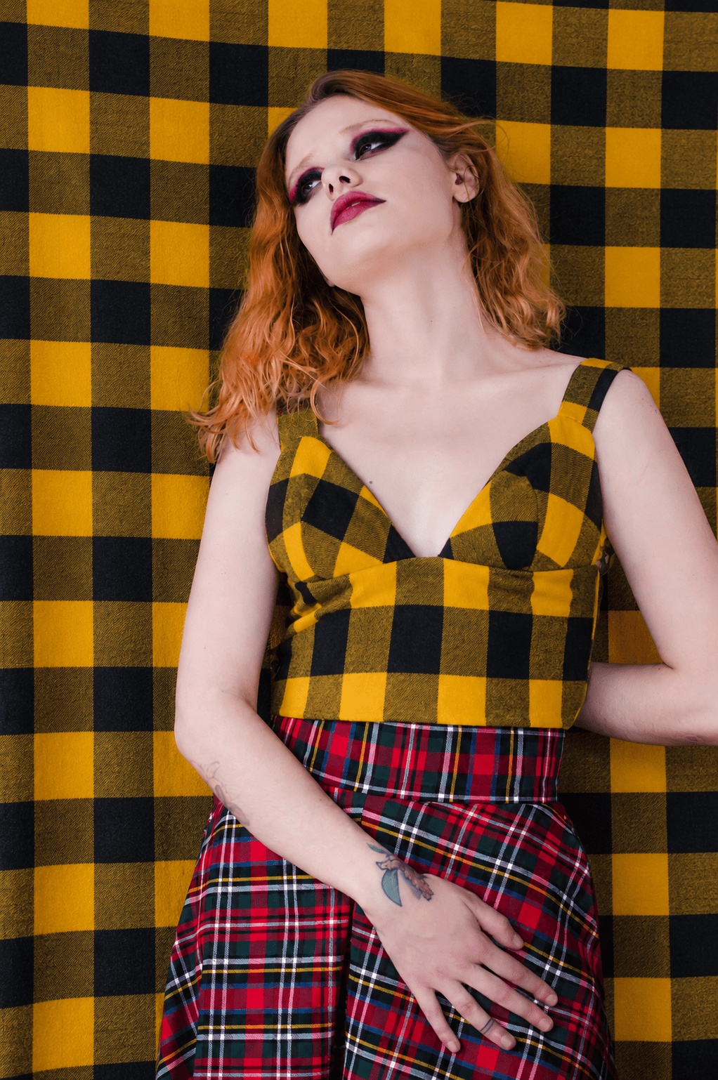 queen-yellow-strap-top-escoces
