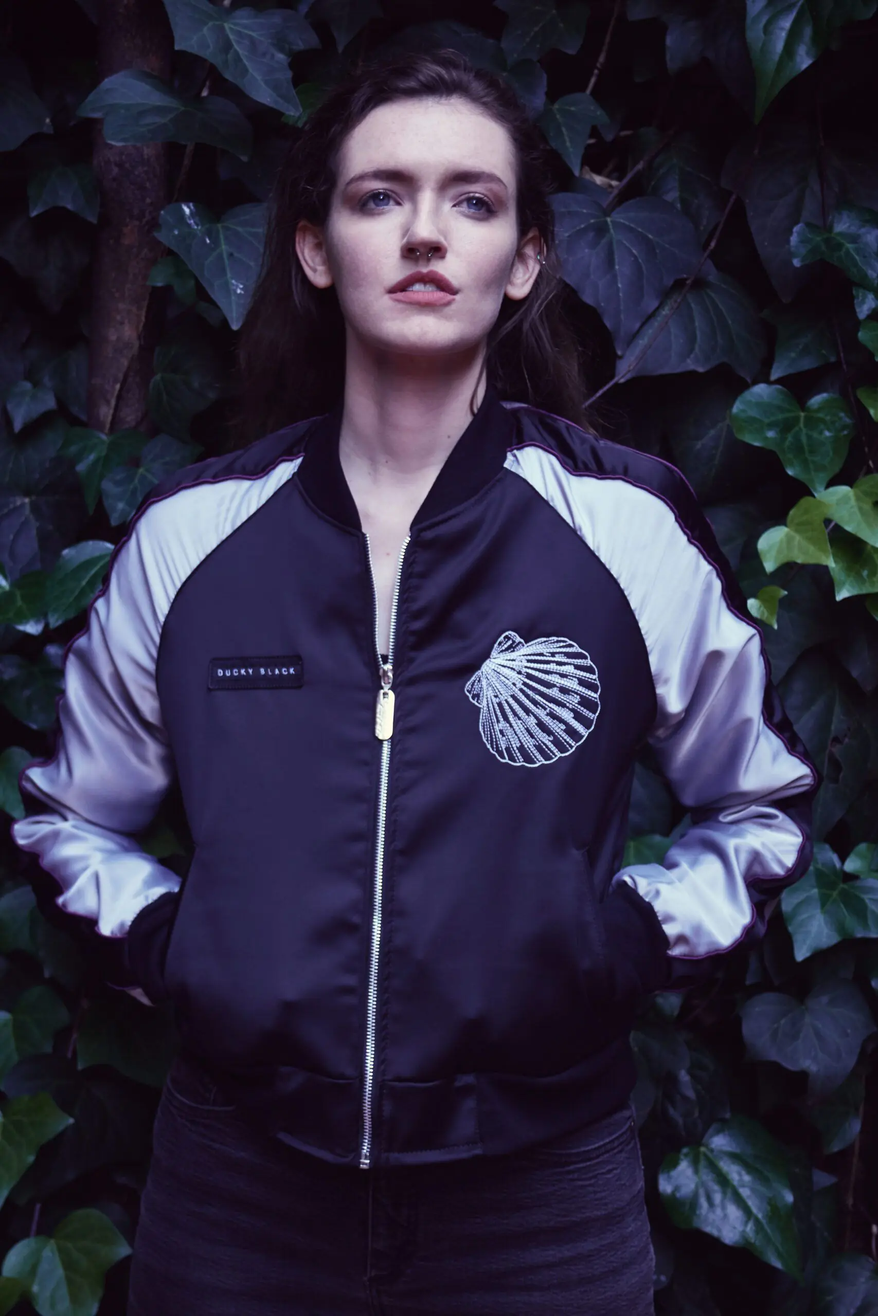 venus-white-rebel-biker-jacket-ducky-black